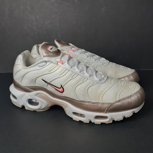 Nike Shoes - Nike Air Max Plus White Gold Running Shoes 9